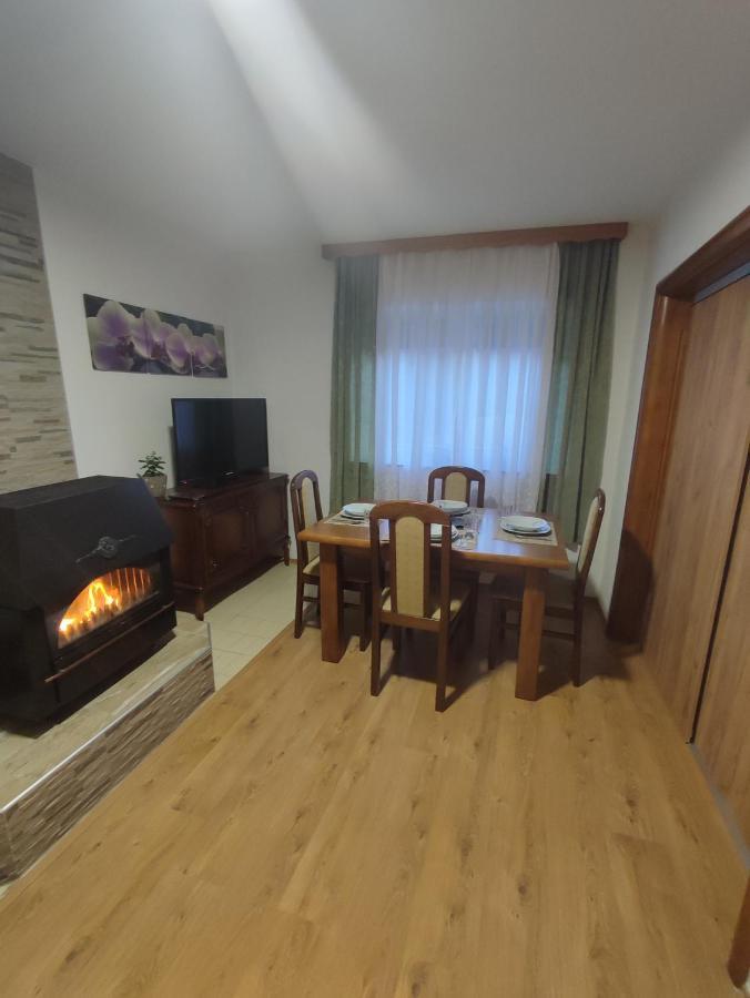 Apartman Adna Kulen Vakuf Exterior foto