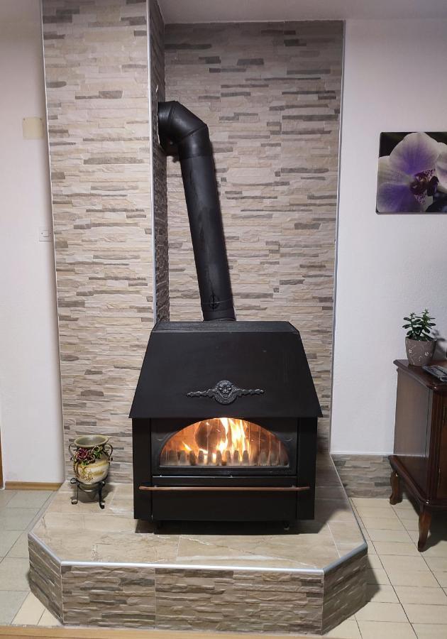 Apartman Adna Kulen Vakuf Exterior foto