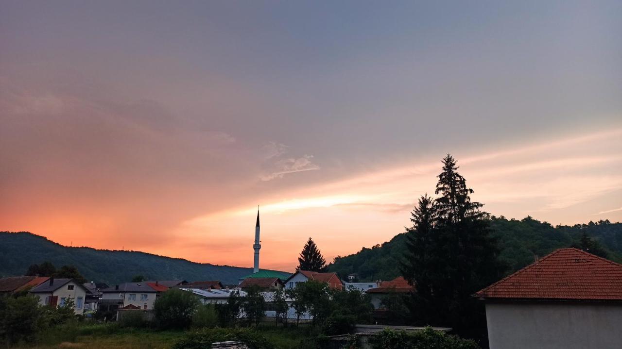 Apartman Adna Kulen Vakuf Exterior foto
