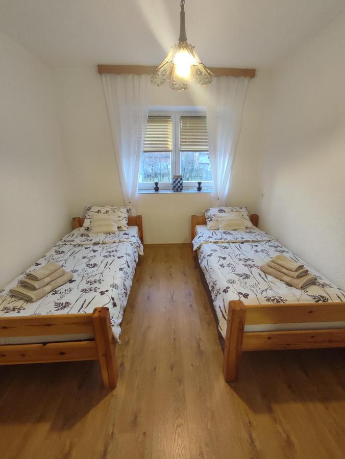 Apartman Adna Kulen Vakuf Exterior foto