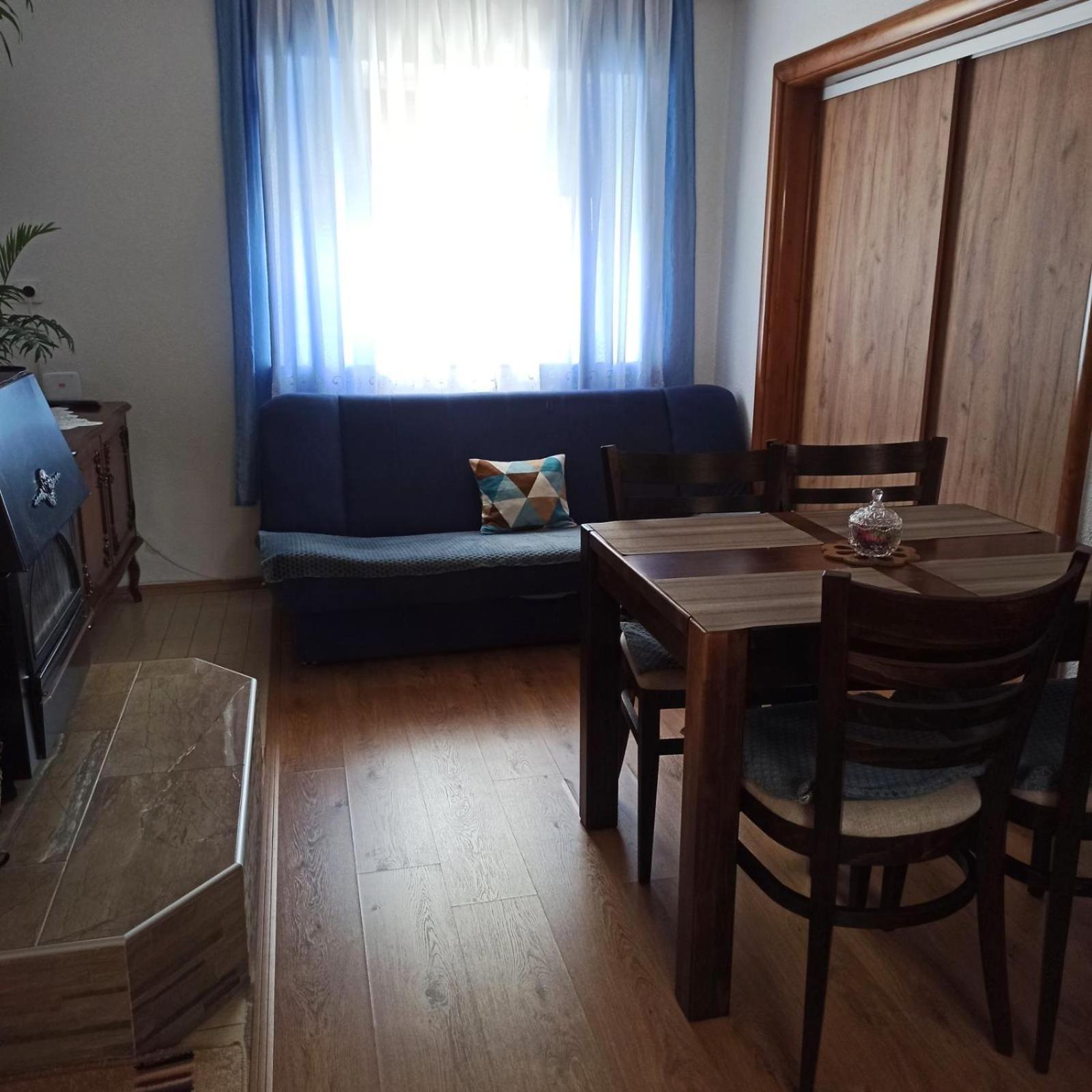Apartman Adna Kulen Vakuf Exterior foto