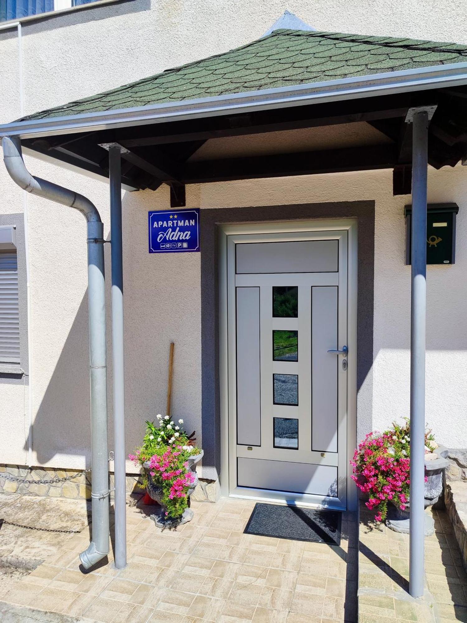 Apartman Adna Kulen Vakuf Exterior foto